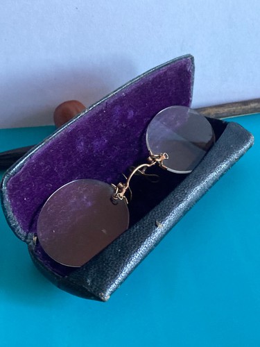 Ancienne paire lunettes - paire,